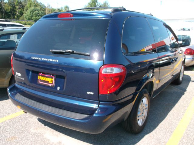 2005 Dodge Grand Caravan SE