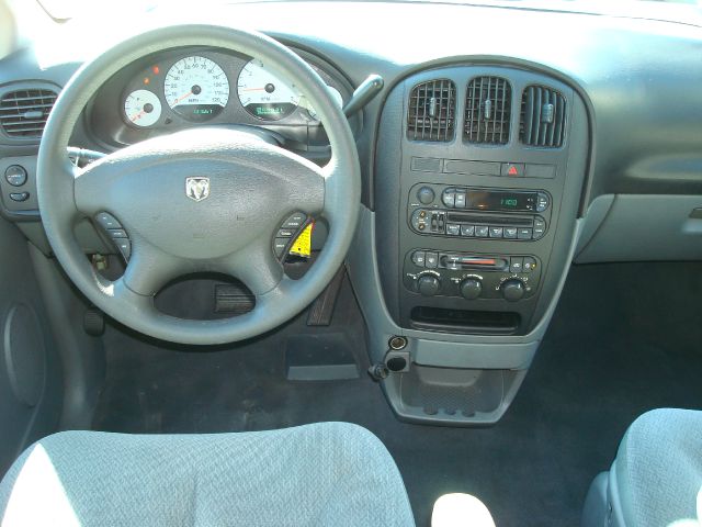 2005 Dodge Grand Caravan SE