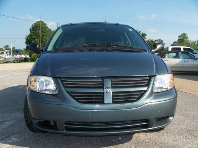 2005 Dodge Grand Caravan SE