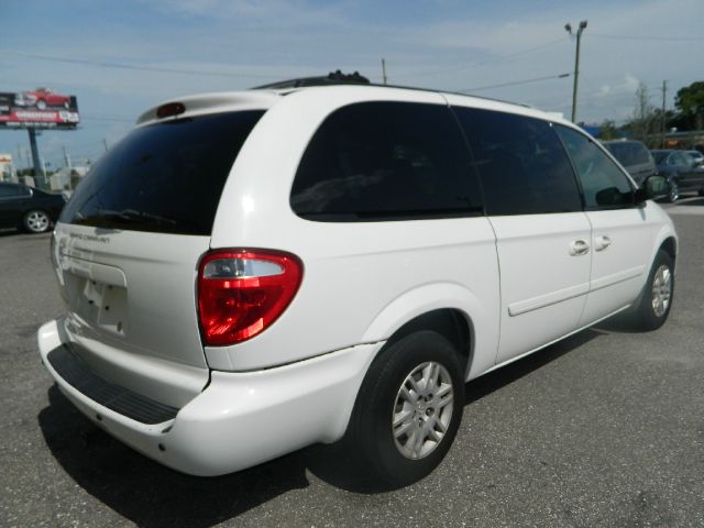 2005 Dodge Grand Caravan SE