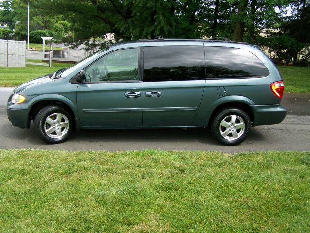 2005 Dodge Grand Caravan S