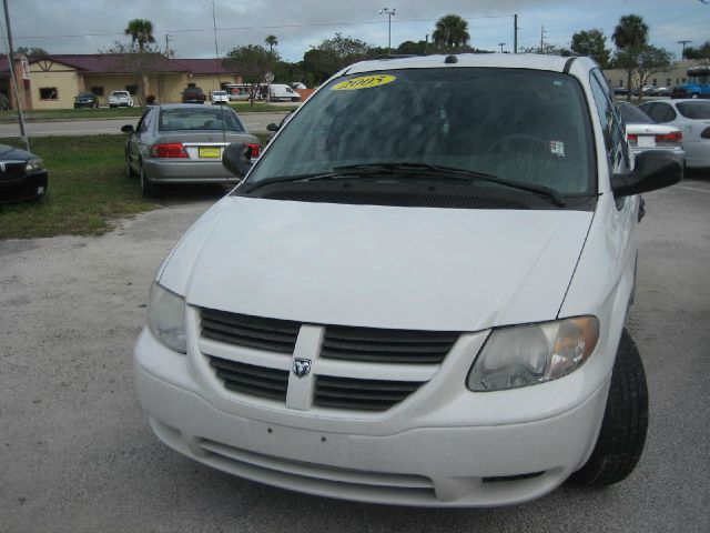 2005 Dodge Grand Caravan SE