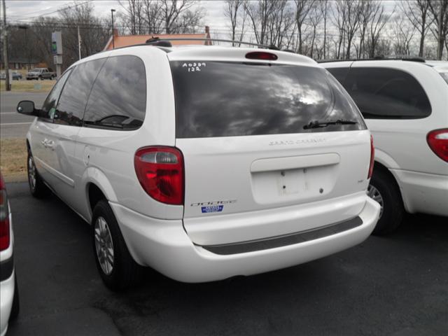 2005 Dodge Grand Caravan SE