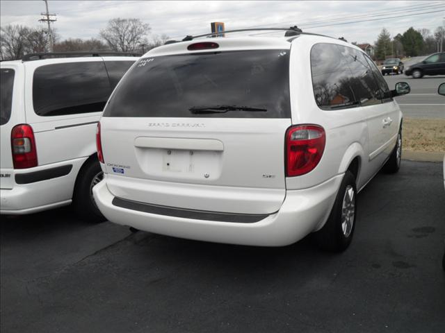 2005 Dodge Grand Caravan SE