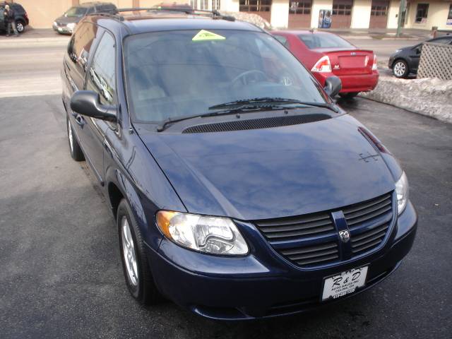 2005 Dodge Grand Caravan SE