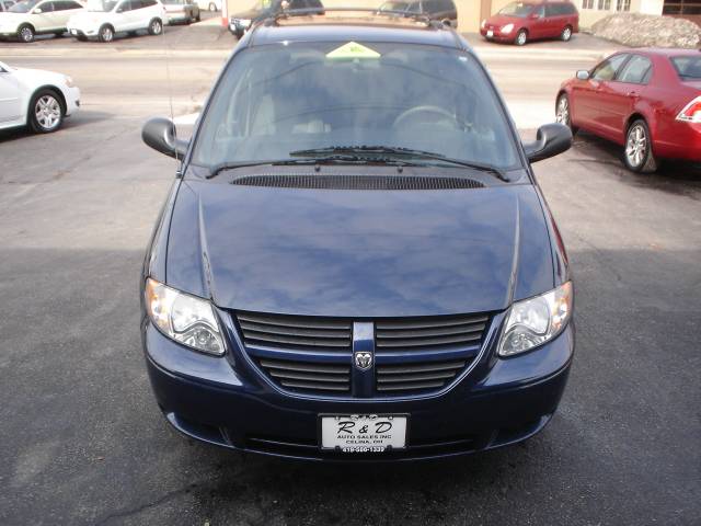 2005 Dodge Grand Caravan SE