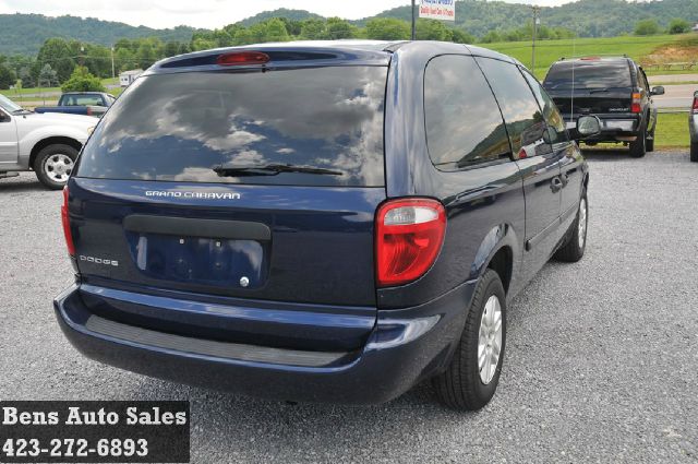 2005 Dodge Grand Caravan SE