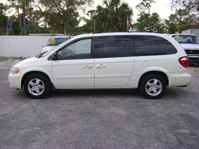 2005 Dodge Grand Caravan ES Sport