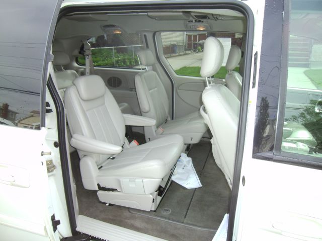 2005 Dodge Grand Caravan S