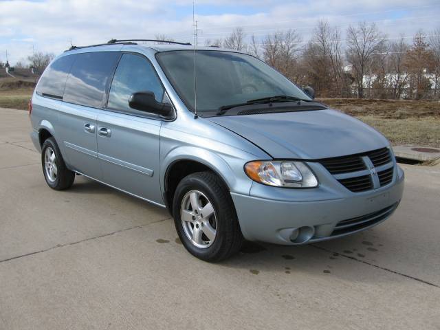 2005 Dodge Grand Caravan S