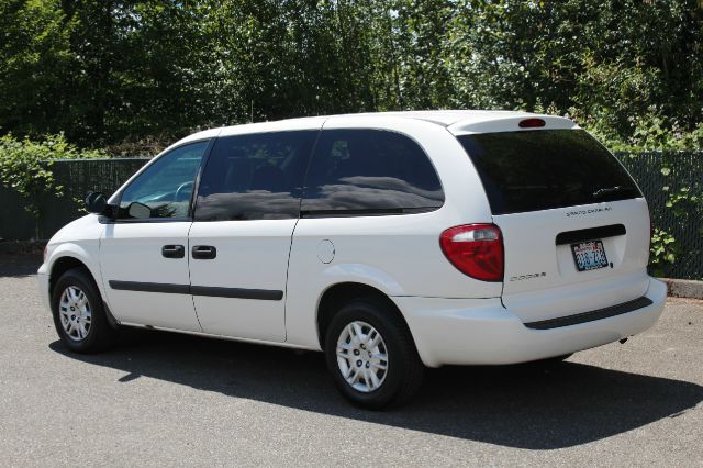 2005 Dodge Grand Caravan SE