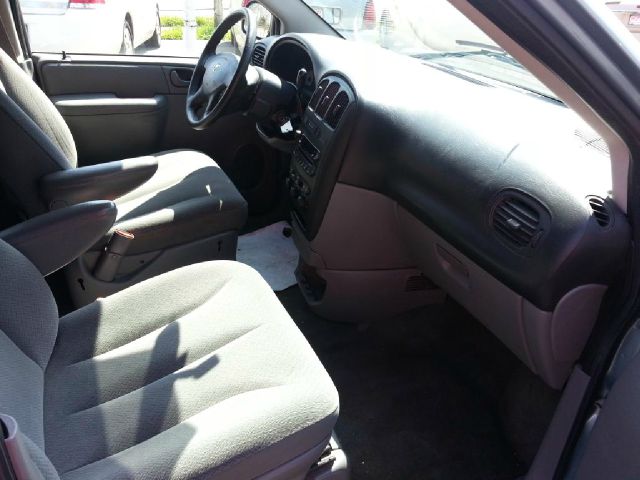 2005 Dodge Grand Caravan SE