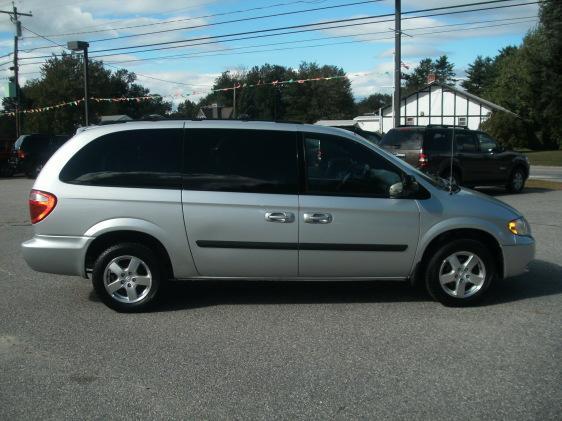 2005 Dodge Grand Caravan SE