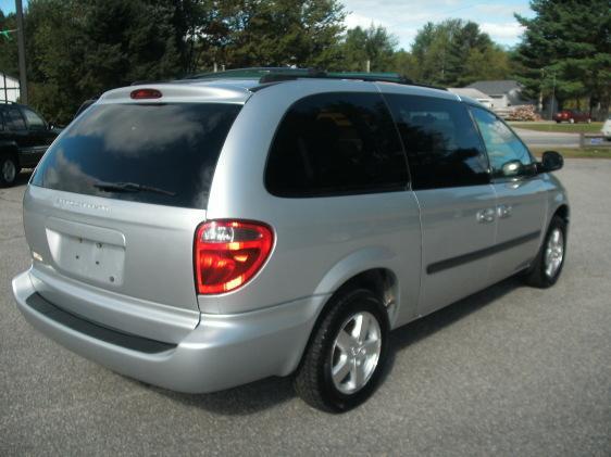 2005 Dodge Grand Caravan SE