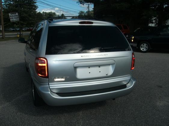 2005 Dodge Grand Caravan SE