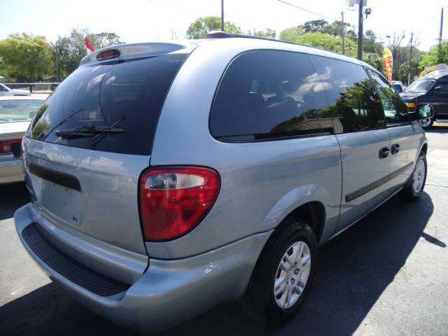 2005 Dodge Grand Caravan SE