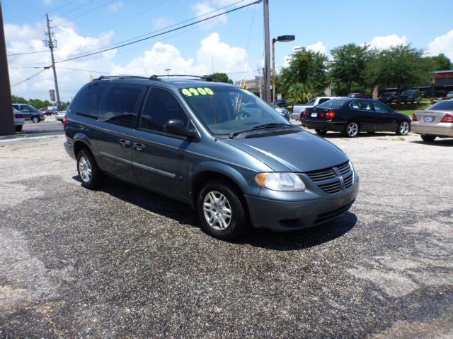 2005 Dodge Grand Caravan SE