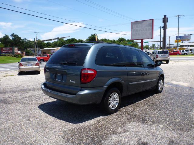 2005 Dodge Grand Caravan SE