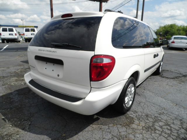 2005 Dodge Grand Caravan SE