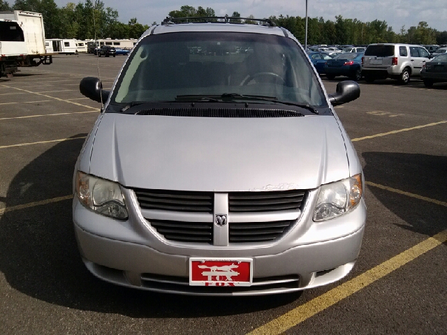 2005 Dodge Grand Caravan SE