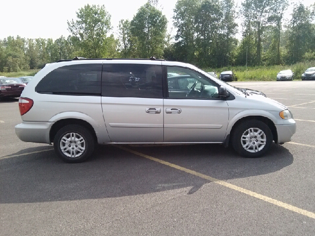 2005 Dodge Grand Caravan SE