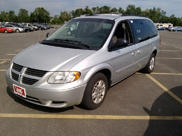 2005 Dodge Grand Caravan SE