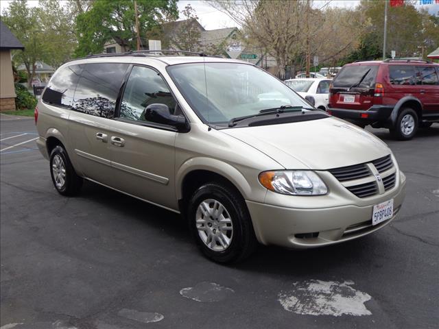 2005 Dodge Grand Caravan 2