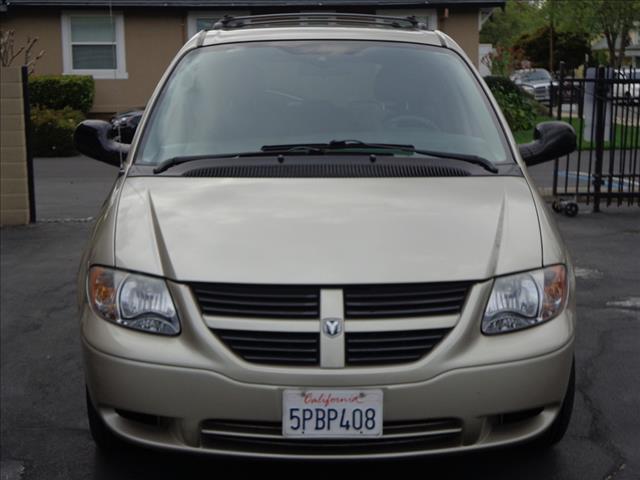 2005 Dodge Grand Caravan 2