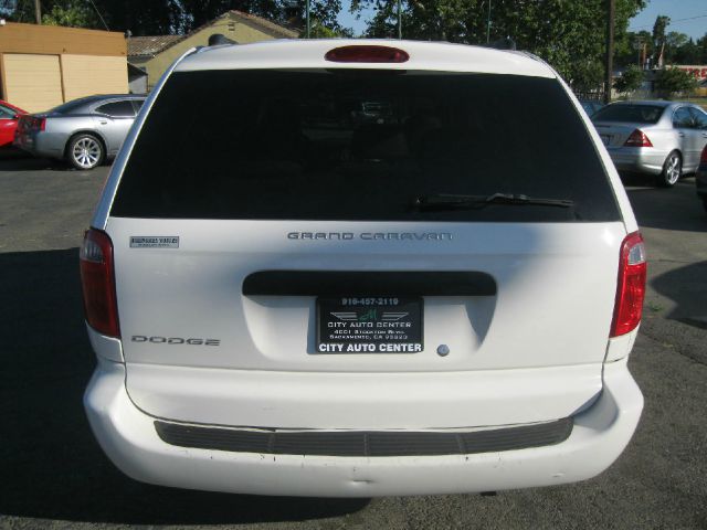 2005 Dodge Grand Caravan SE