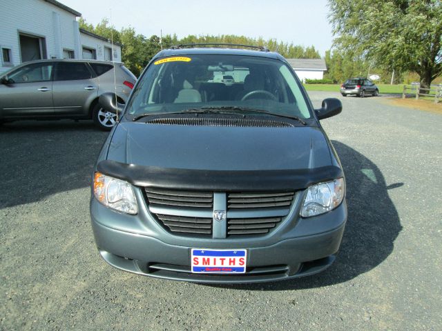 2005 Dodge Grand Caravan 2