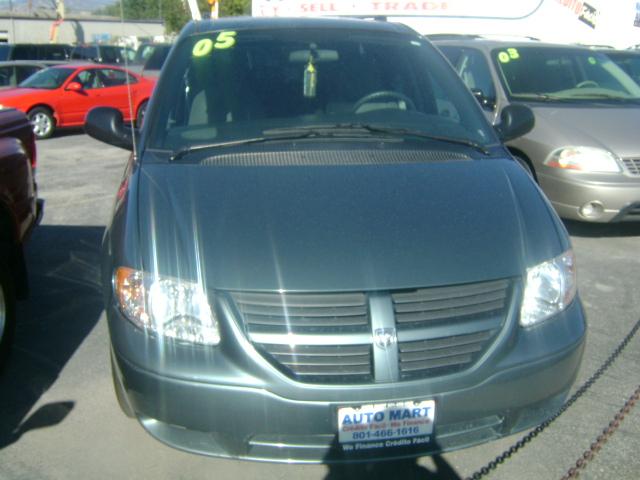 2005 Dodge Grand Caravan SE