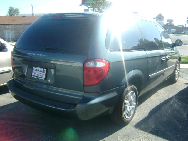 2005 Dodge Grand Caravan SE