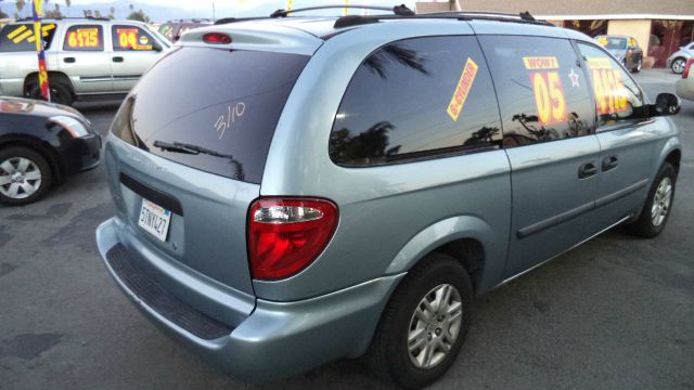 2005 Dodge Grand Caravan SE