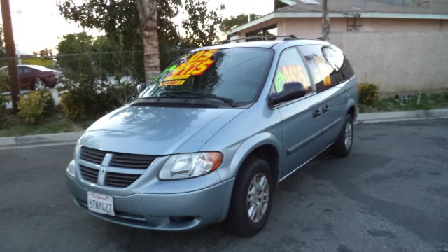 2005 Dodge Grand Caravan SE