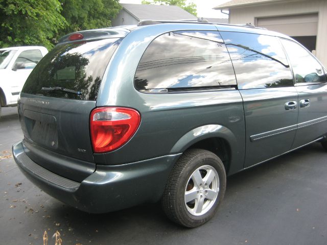 2005 Dodge Grand Caravan S