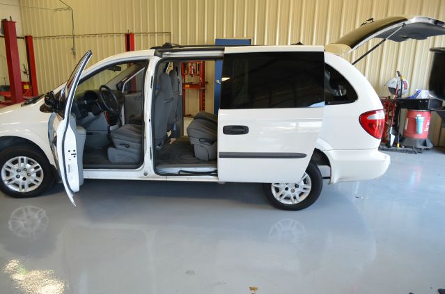 2005 Dodge Grand Caravan 2