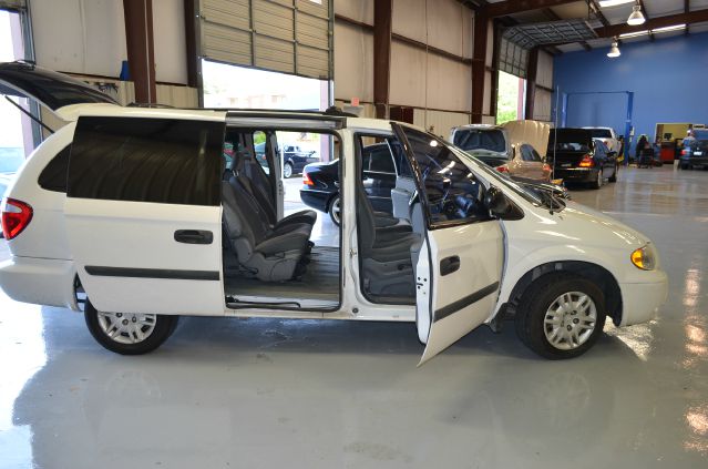 2005 Dodge Grand Caravan 2