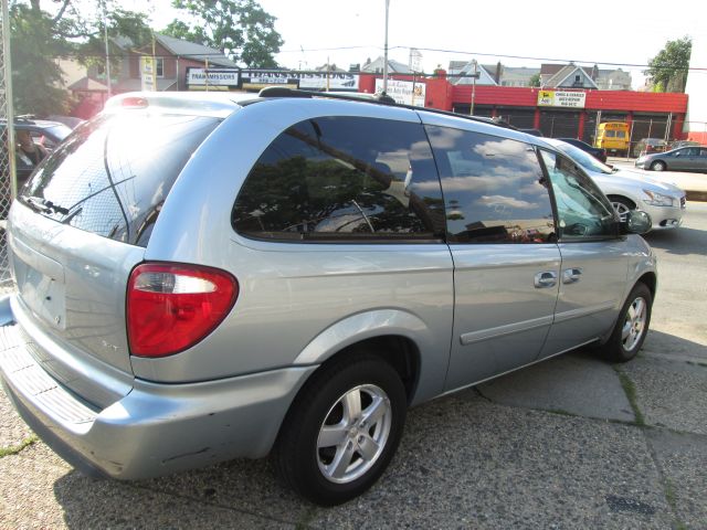 2005 Dodge Grand Caravan S