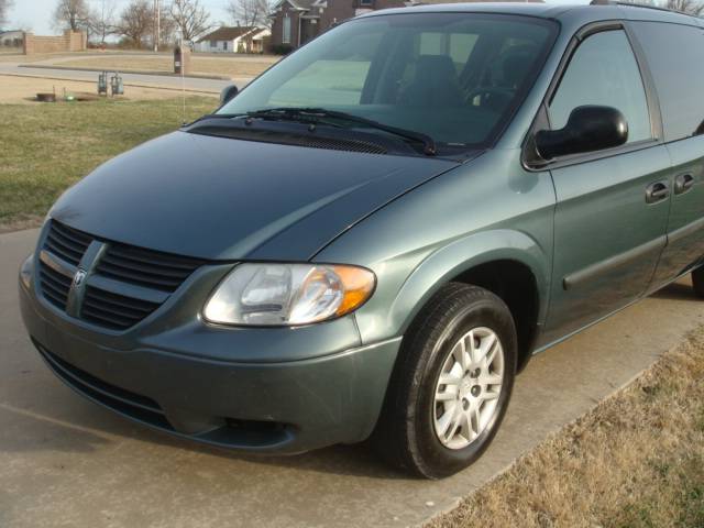 2005 Dodge Grand Caravan SE