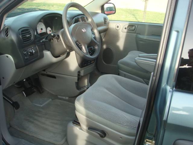 2005 Dodge Grand Caravan SE