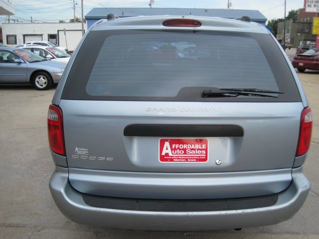 2005 Dodge Grand Caravan SE