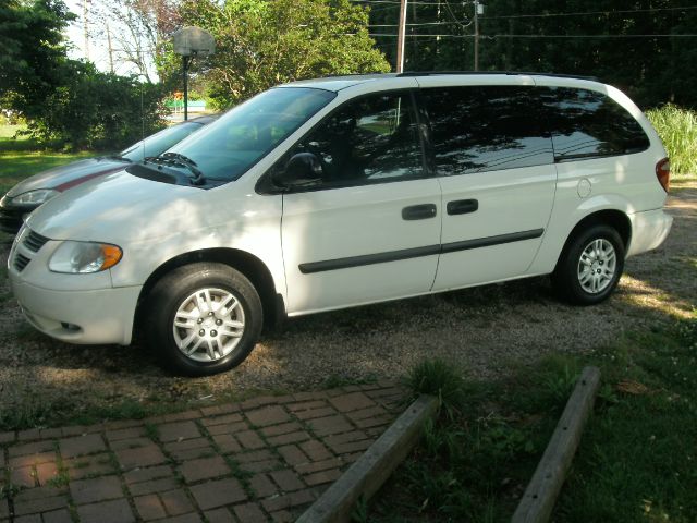 2005 Dodge Grand Caravan SE