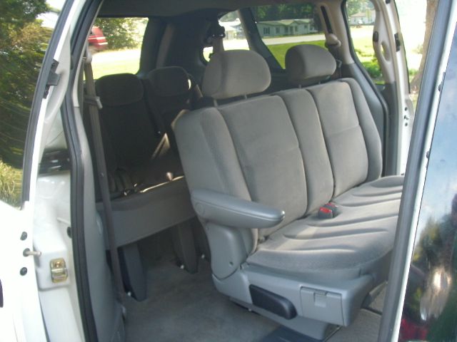 2005 Dodge Grand Caravan SE