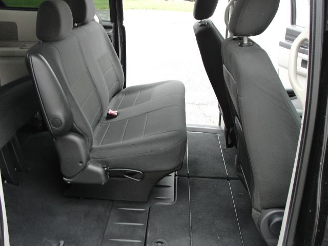 2008 Dodge Grand Caravan CREW CAB RTL W/leather