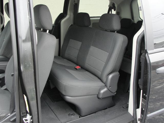 2008 Dodge Grand Caravan CREW CAB RTL W/leather