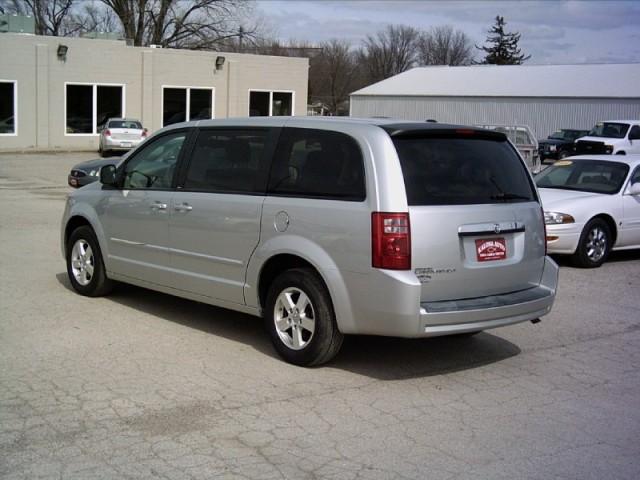 2008 Dodge Grand Caravan Touring AT 2WD W/ NAVI