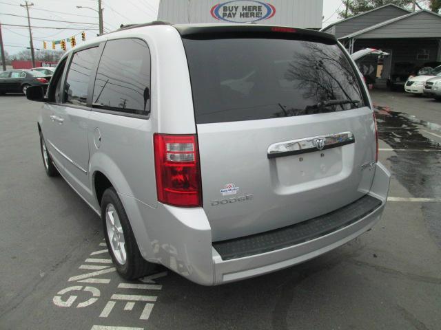 2010 Dodge Grand Caravan Touring AT 2WD W/ NAVI