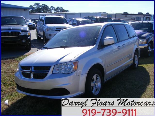 2011 Dodge Grand Caravan 2500/9ftbossplow/8ftsander