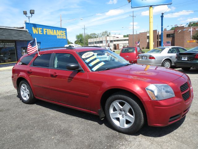 2005 Dodge Magnum S