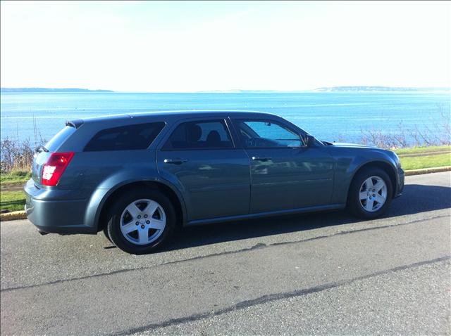 2005 Dodge Magnum S